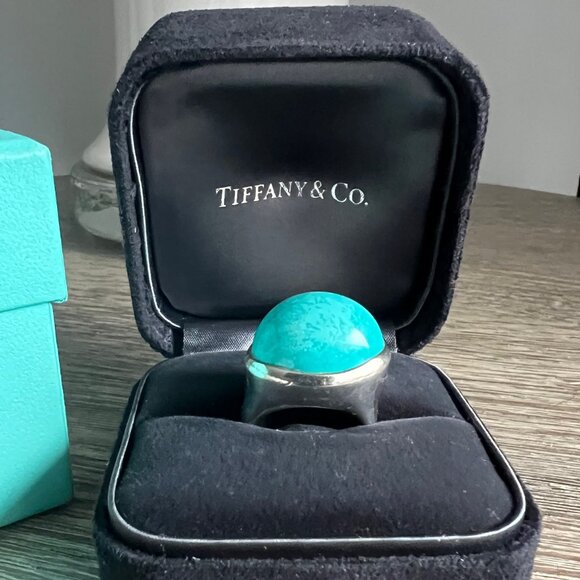 EXCLUSIVE! Tiffany & Co. Elsa Peretti turquoise cabochon ring! - Picture 1 of 6